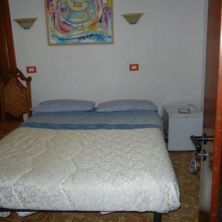 Rina Rooms Вернаца Екстериор снимка